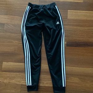 Adidas girls jogger pants. Size large/14